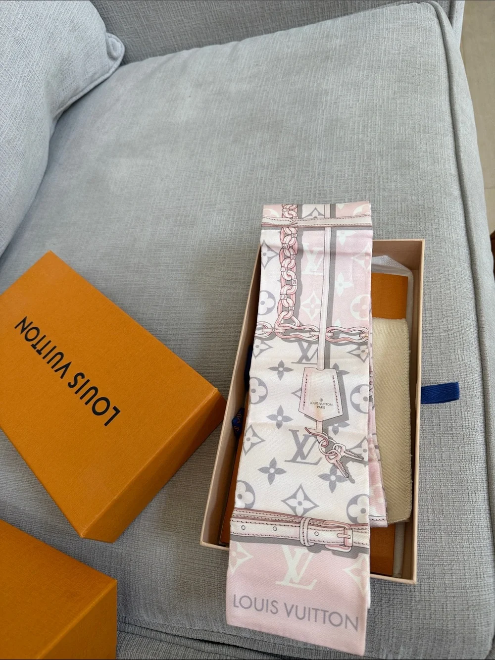 LOUIS VUITTON Silk Monogram Confidential Bandeau Light Pink